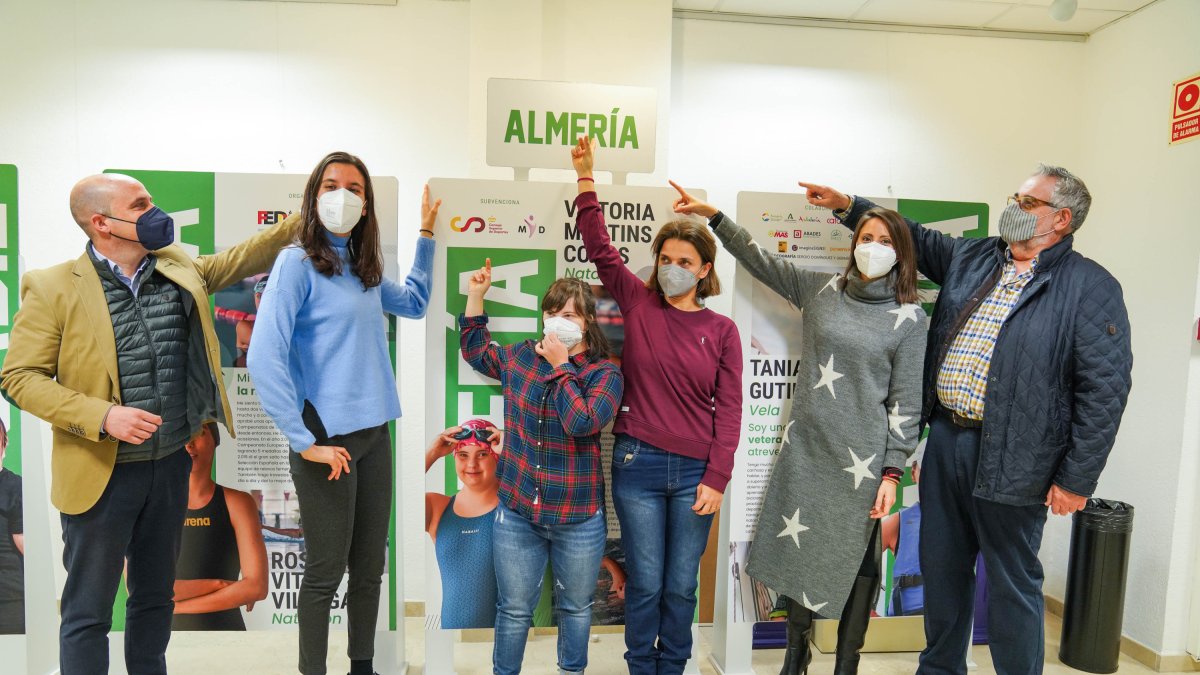 El lugar de la exposición reservado para las deportistas de Almería y sus protagonistas.