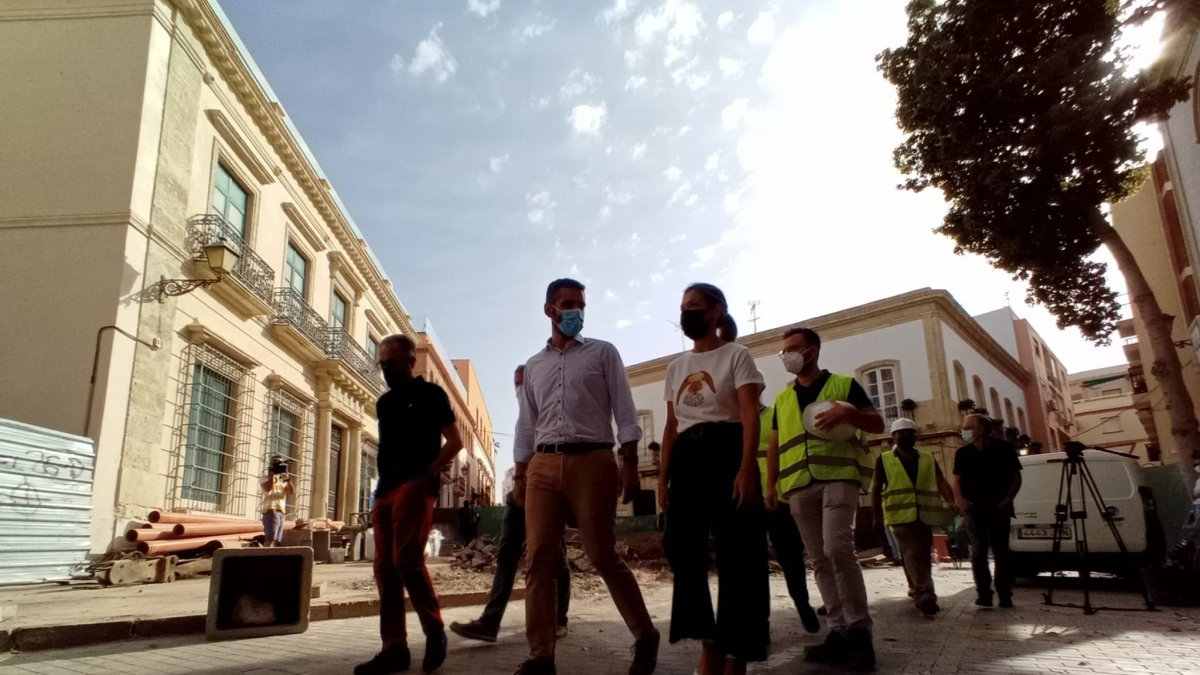 Visita a los trabajos del alcalde y la concejal de Urbanismo este verano