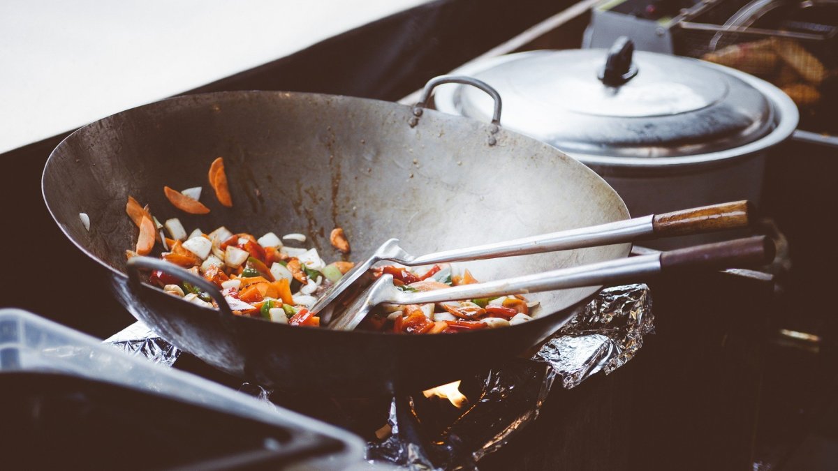 Cocinando en wok.
