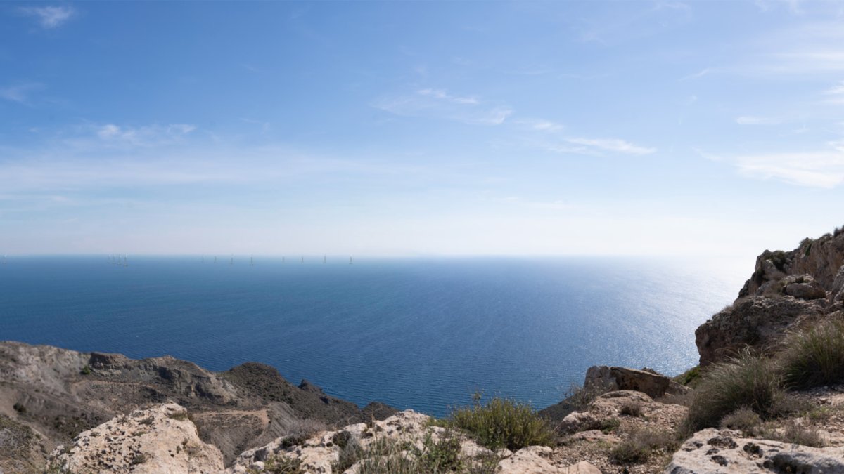 Recreación de la visualización de los aerogeneradores desde la Playa de Los Muertos