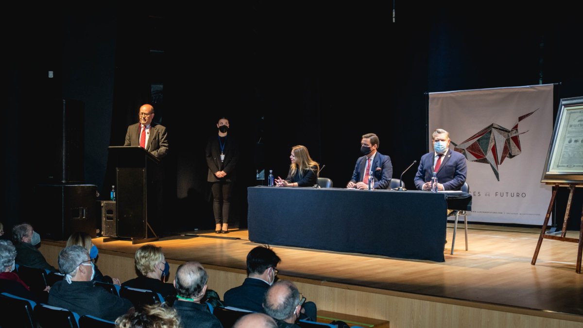 Imagen del acto de presentación de la gestión de Lances de futuro.