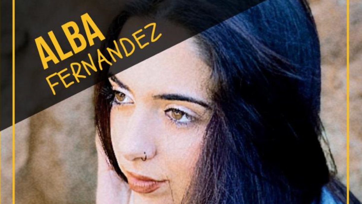 Alba Fernández en la carátula de su videoclip.
