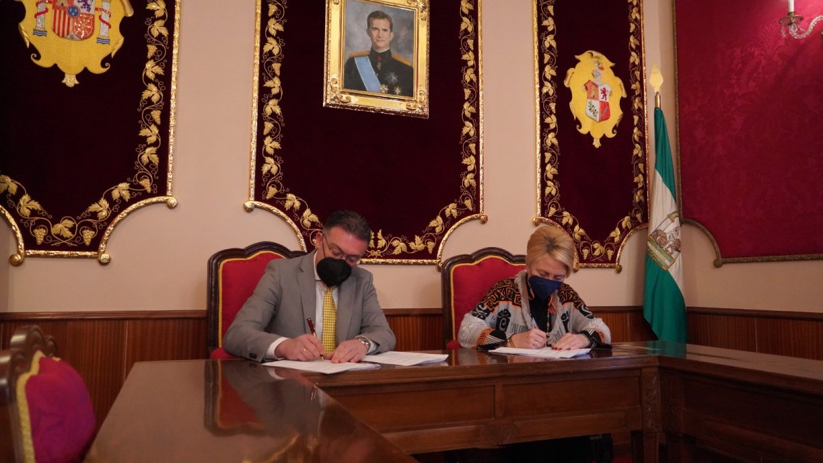 Desarrollo de la firma en el Ayuntamiento de Berja.