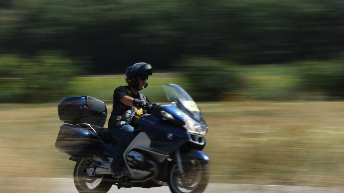 La DGT mantiene en el punto de mira a las motocicletas por la elevada cifra de muertos que arroja todos los años.