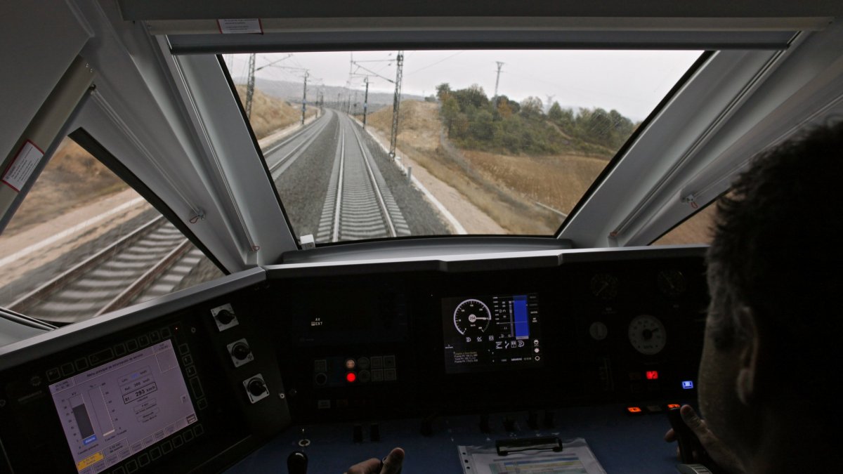 El AVE aún tendrá que esperar para llegar a Almería.