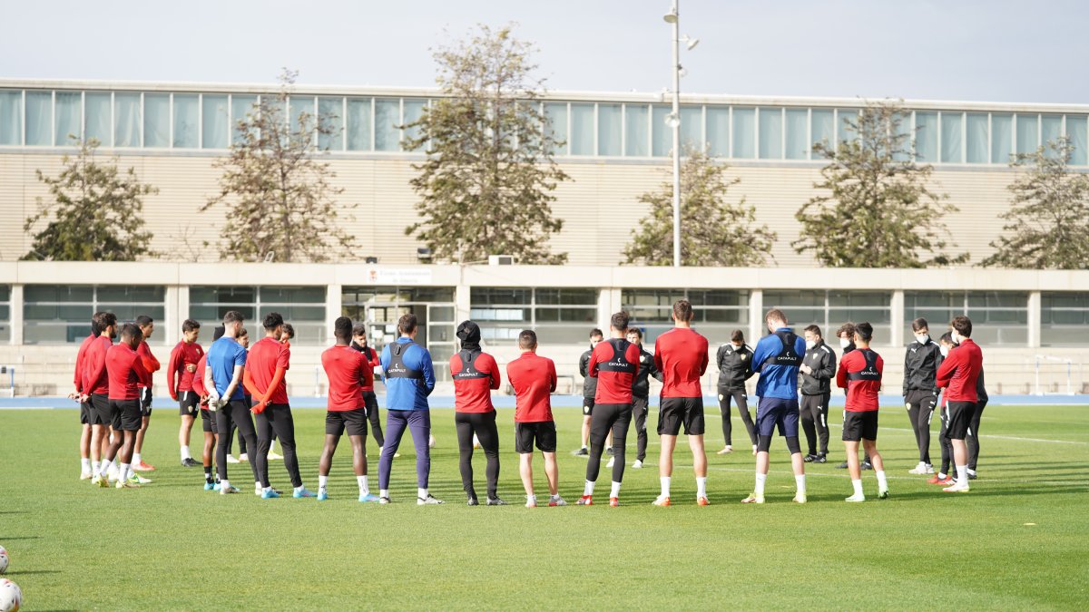 Reflexión entre jugadores y cuerpo técnico para revertir la dinámica.