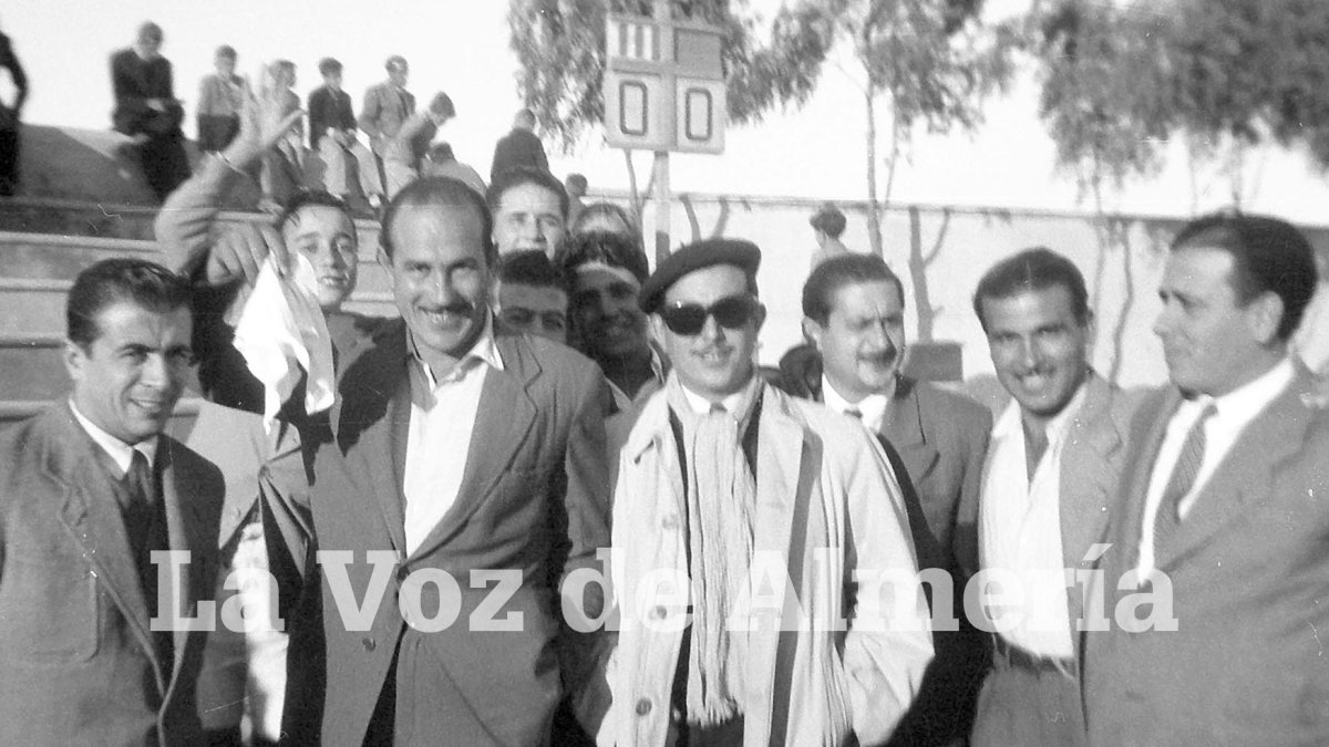 El primer marcador que tuvo el estadio de la Falange con su recuadro a rayas rojas y blancas para el equipo local.