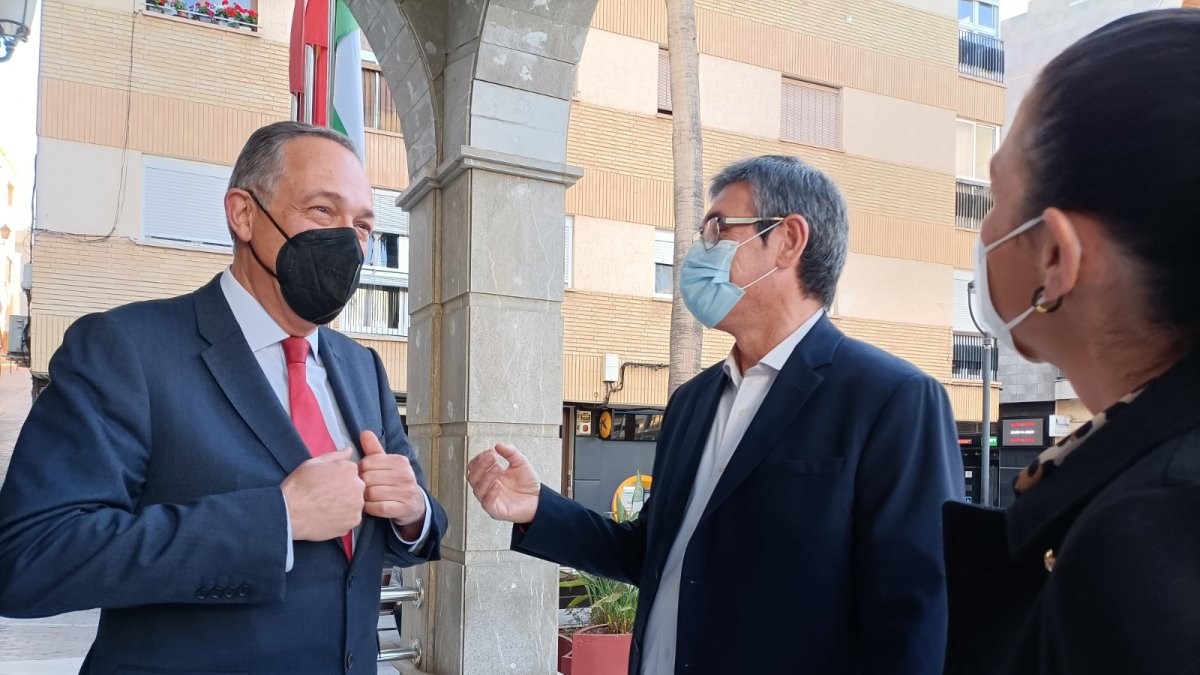 Visita del delegado a Adra.