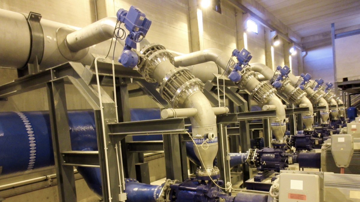 El agua desalada se ha convertido en la gran esperanza para atender los riegos