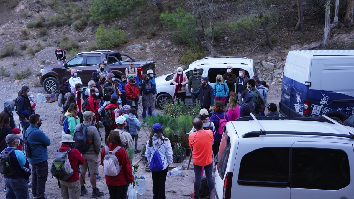 Imagen previa a otra jornada de reforestación en Berja.