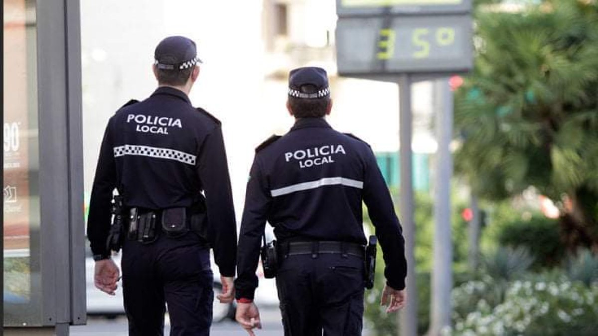 Agentes de la Policía Local de Roquetas.