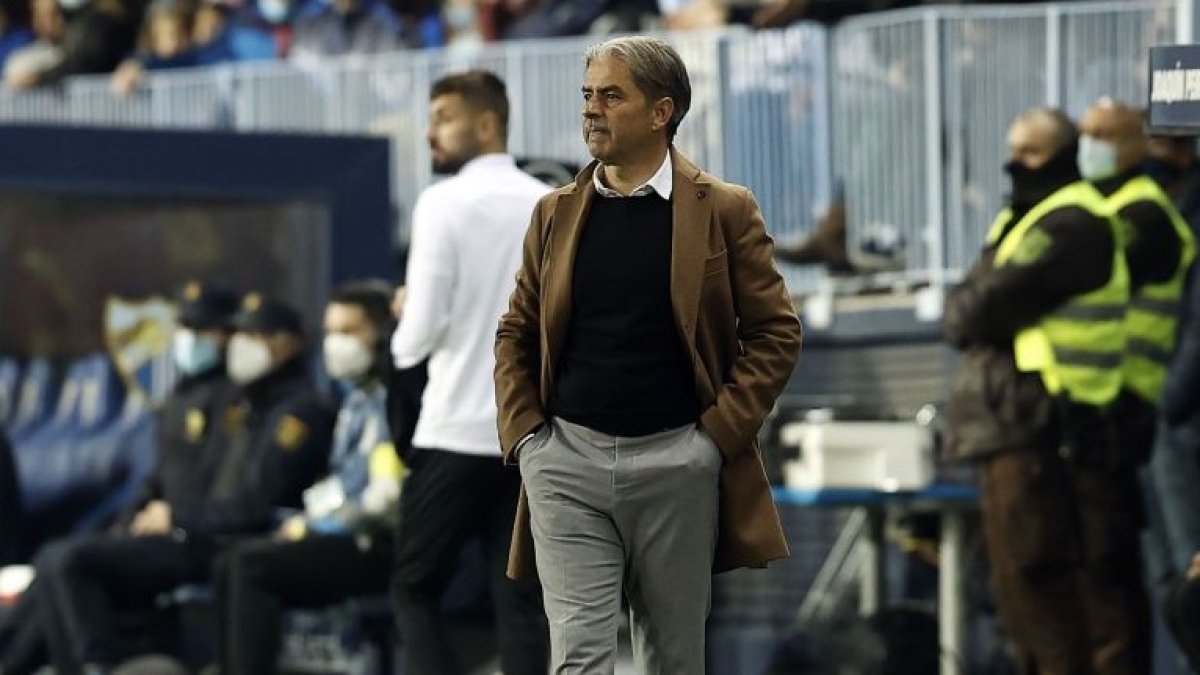 Natxo González debutó en La Rosaleda con derrota ante el Almería.