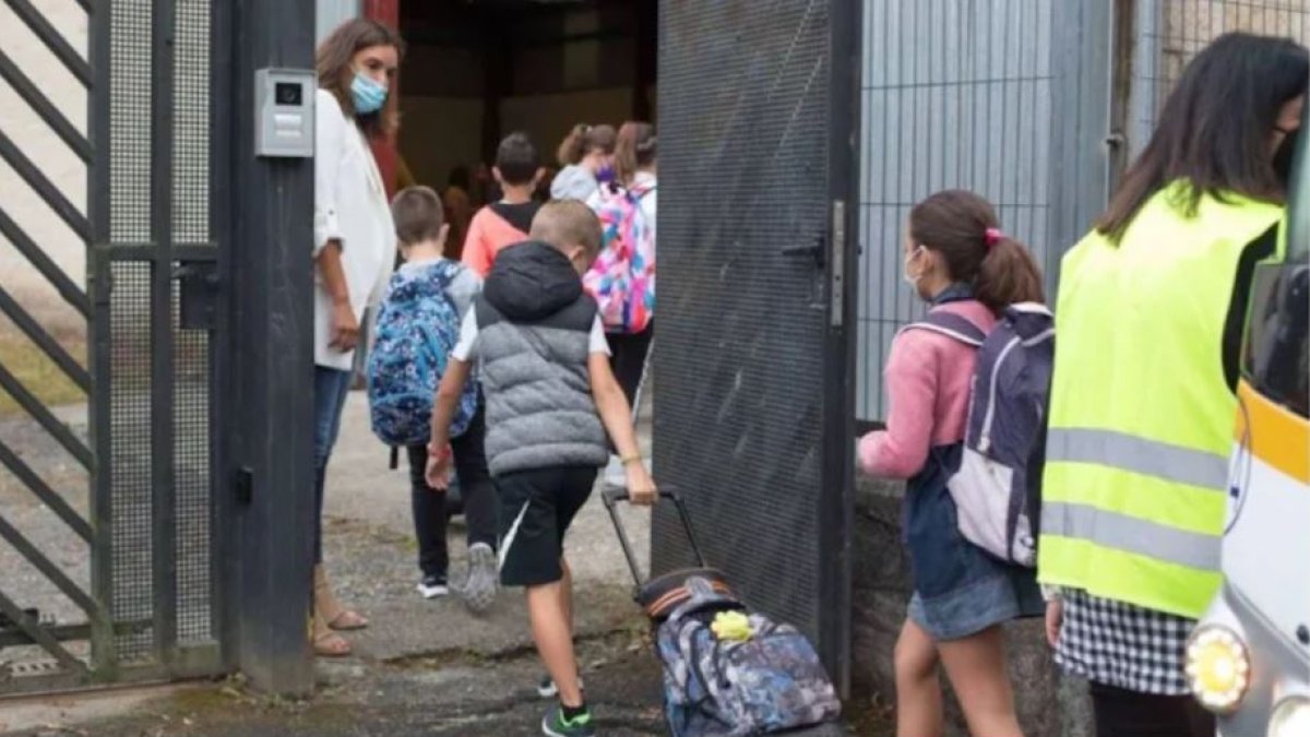 Los pediatras proponen eliminar las mascarillas de las aulas de forma progresiva.