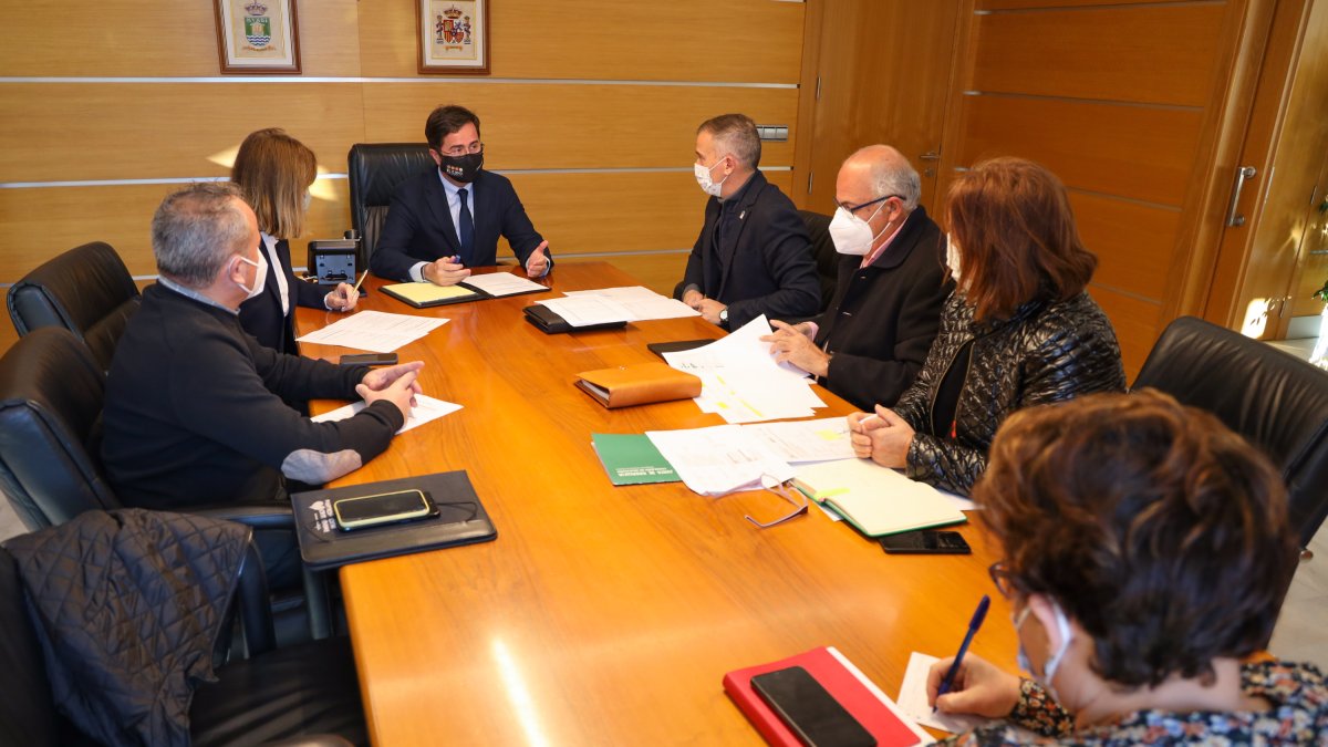 Desarrollo de la reunión en el Ayuntamiento de El Ejido.