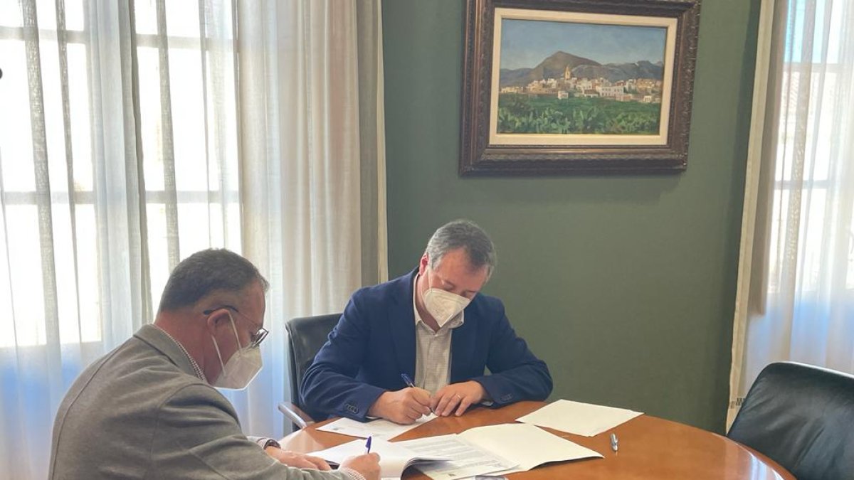 Firma de convenio con Alhama de Almería.