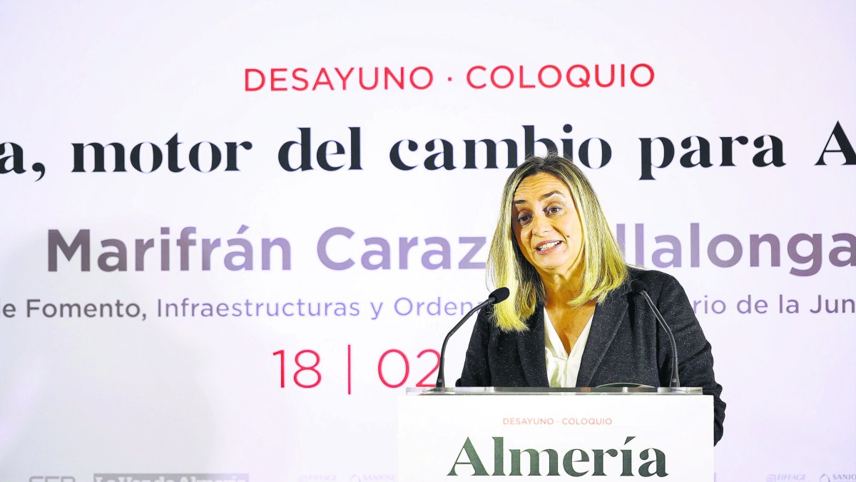 La consejera de Fomento, Marifrán Carazo, durante la conferencia que impartió en el Círculo Mercantil.