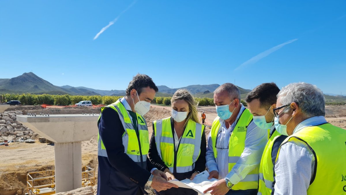 La consejera de Fomento ha visitado las obras.