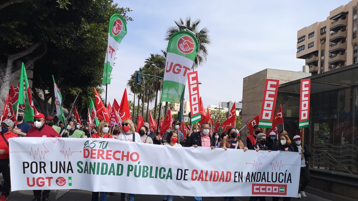 Cabecera de la manifestación de este sábado en Almería.