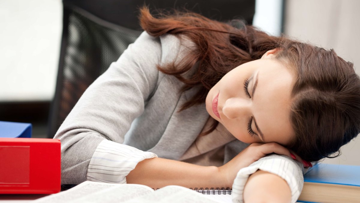 Tener un estilo de vida saludable con hábitos deportivos, buena alimentación y el establecimiento de rutinas diarias repercuten en el sueño.