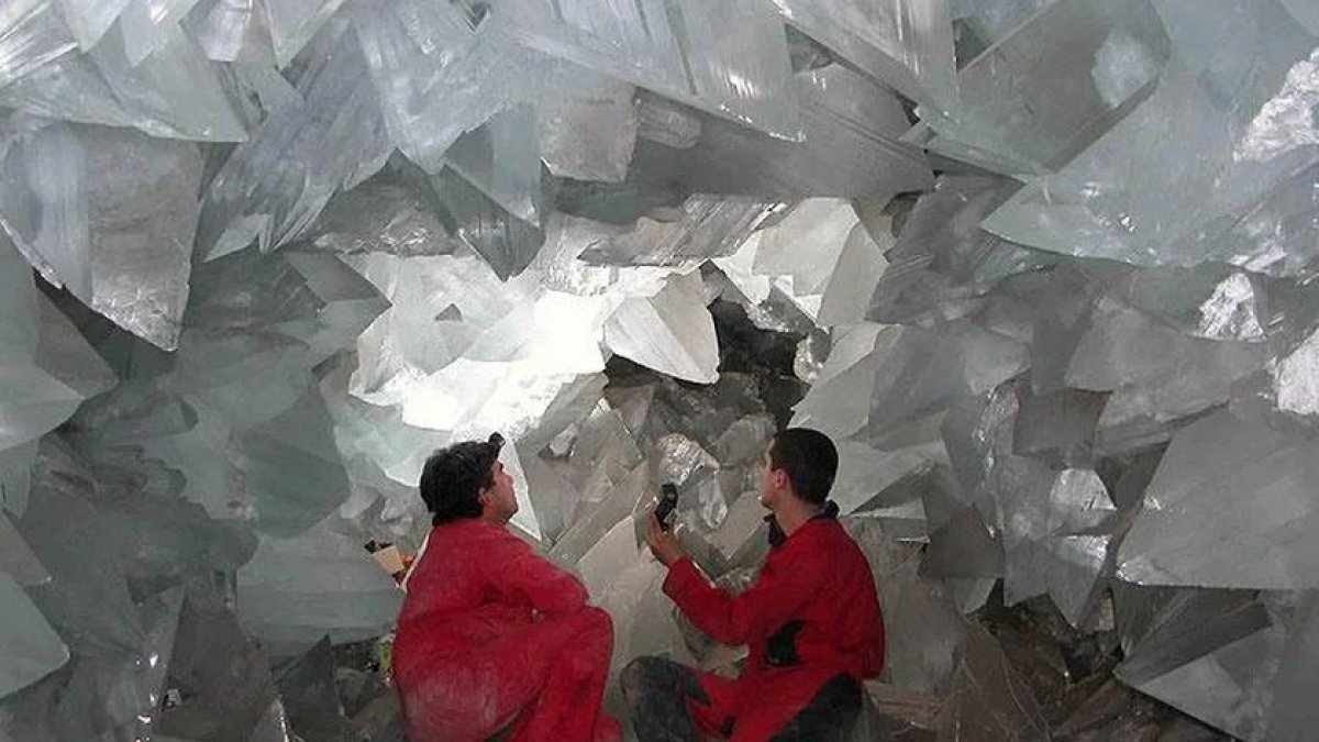 Vista del interior de la geoda gigante de Pulpí en una foto de archivo.
