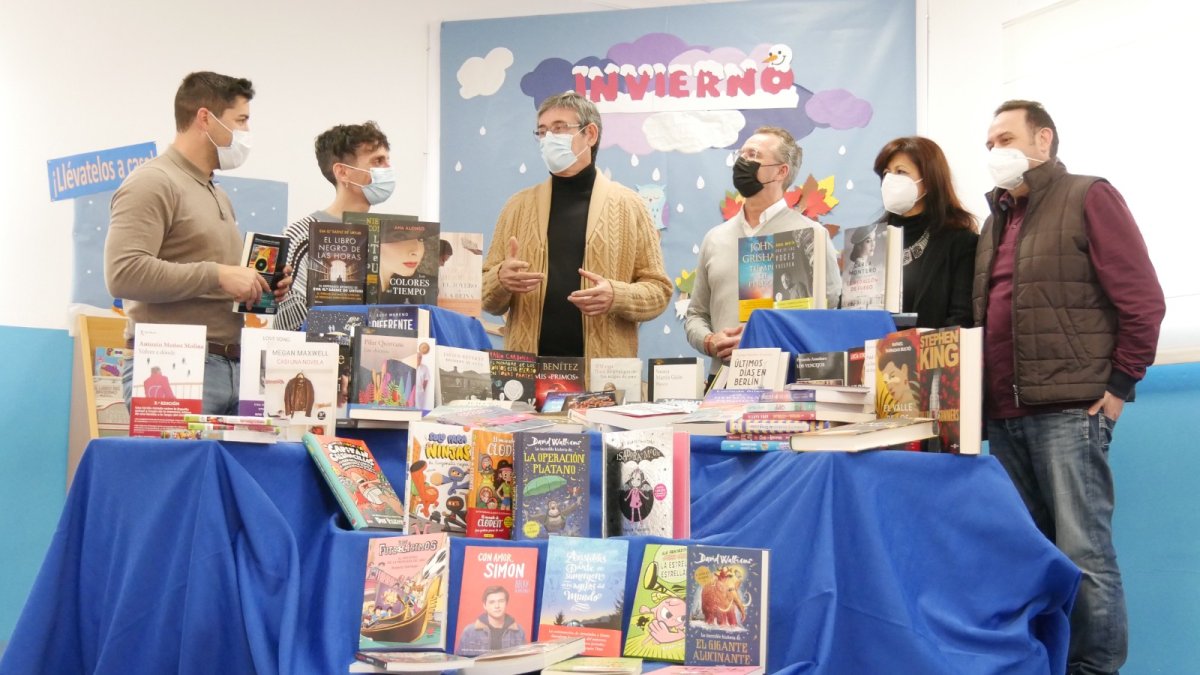 Presentación de los nuevos títulos disponibles en la Biblioteca de Adra.