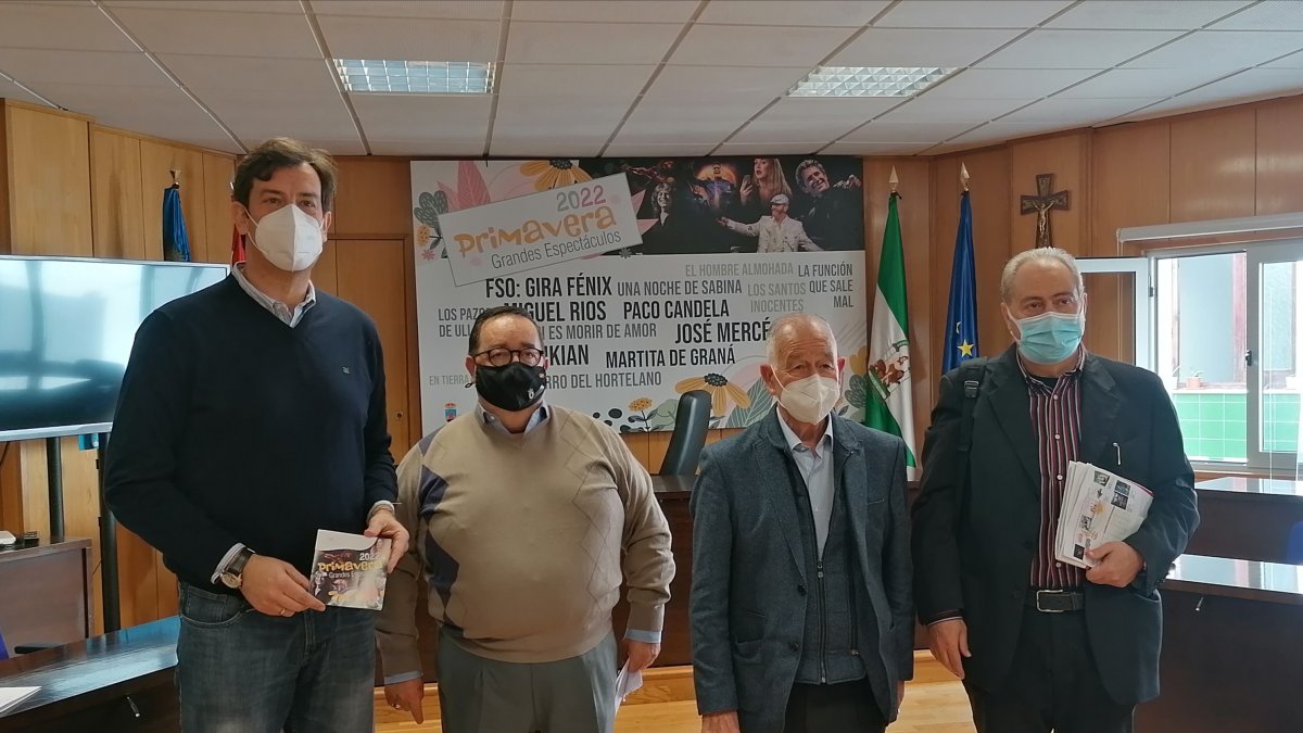 Juanjo Salvador, José Juan Rubí, Gabriel Amat y Juanjo Martín, tras la presentación de la programación en Roquetas de Mar.