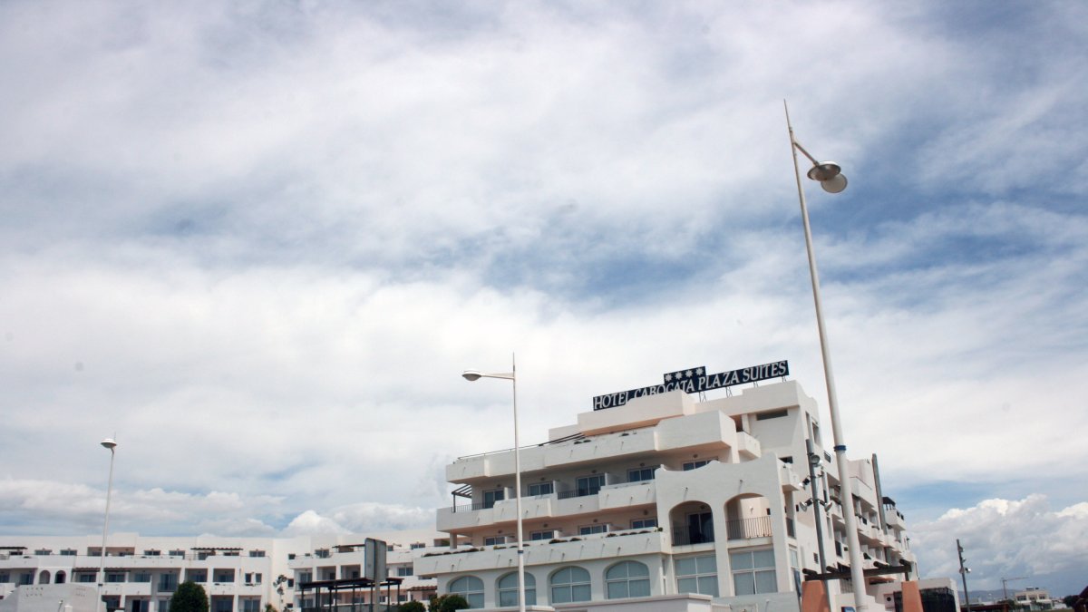 Hotel ubicado en la urbanización de El Toyo