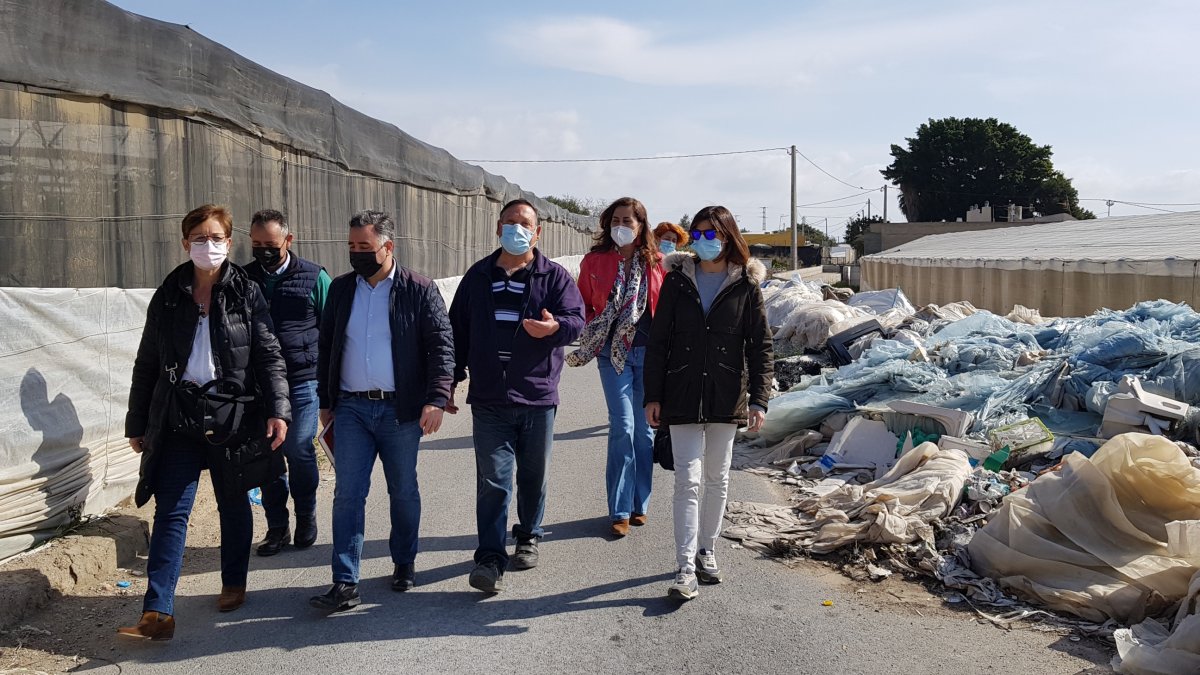 Visita de los concejales socialistas a los caminos rurales de San Vicente