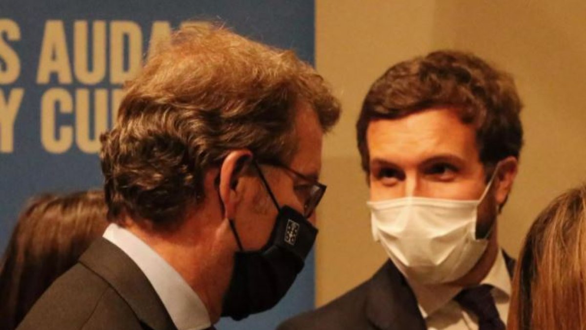 El presidente de la Xunta de Galicia, Alberto Núñez-Feijóo y el presidente del PP, Pablo Casado.