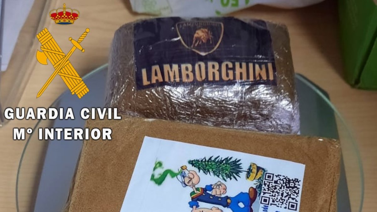 Imagen de varias de las placas intervenidas.