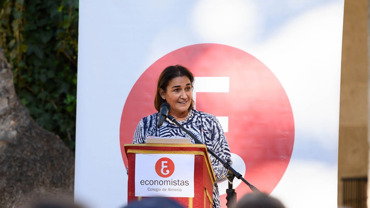 Ana María Moreno Artés, decana del Colegio de Economistas de Almería .