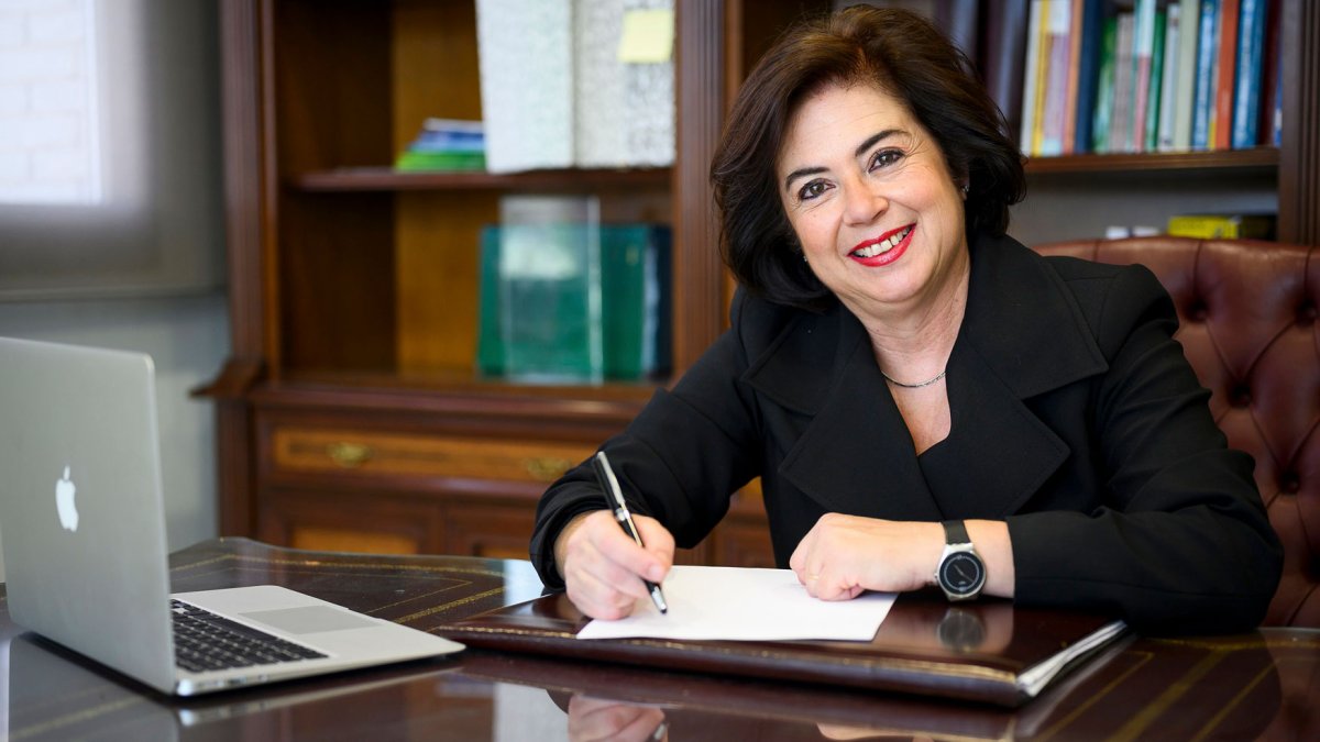 Yasmina Domínguez Cardona, presidenta del Colegio Oficial de Veterinarios de Almería.