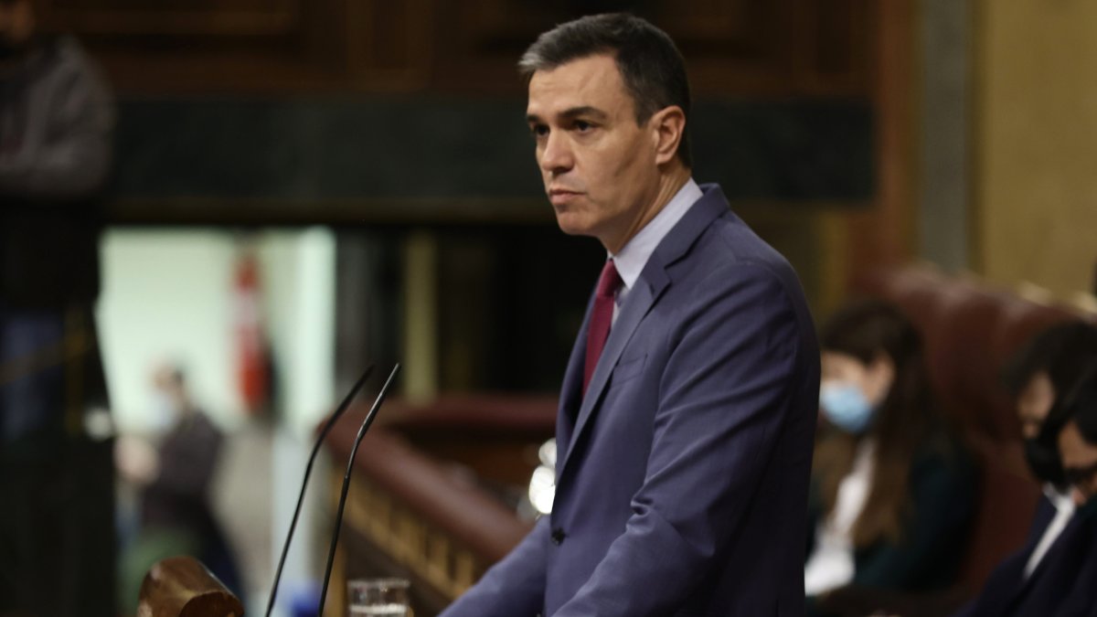 El presidente del Gobierno, Pedro Sánchez, comparece en sesión plenaria.