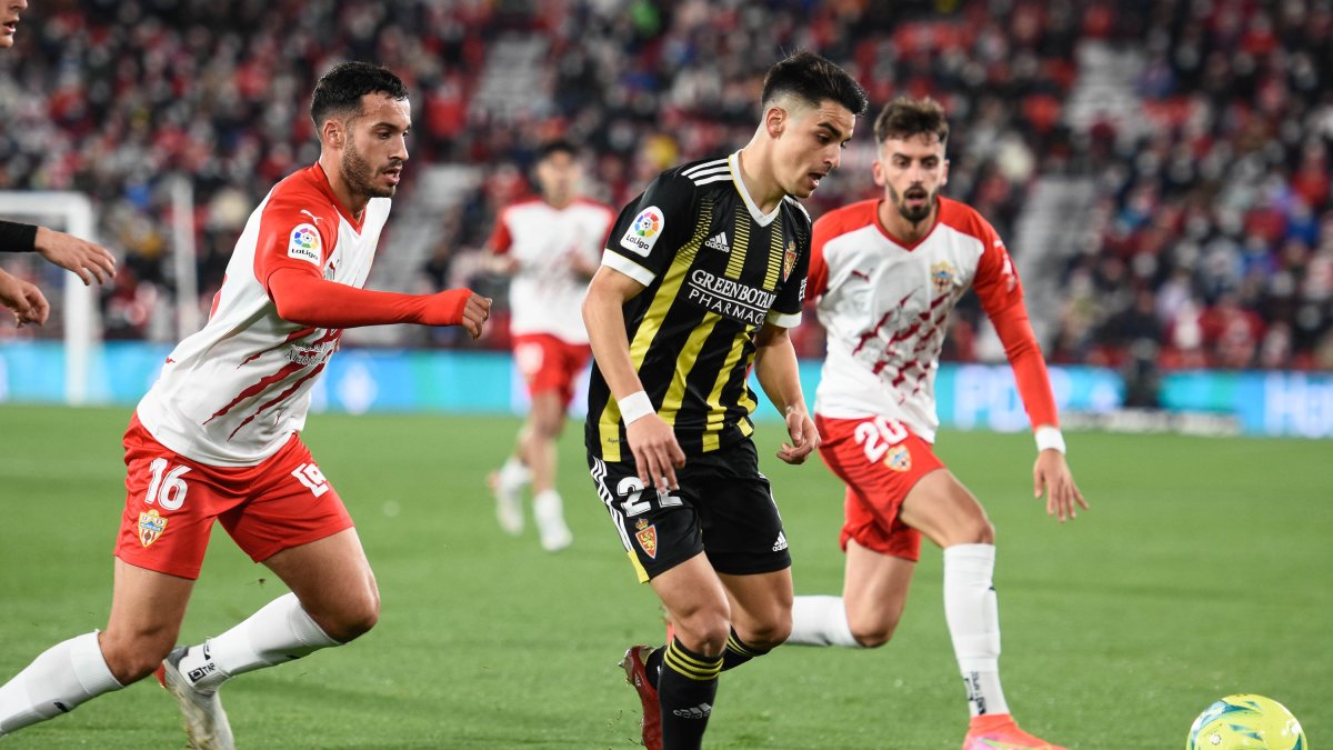 El Zaragoza perdió en la primera vuelta contra el Almería por un claro 3-0.