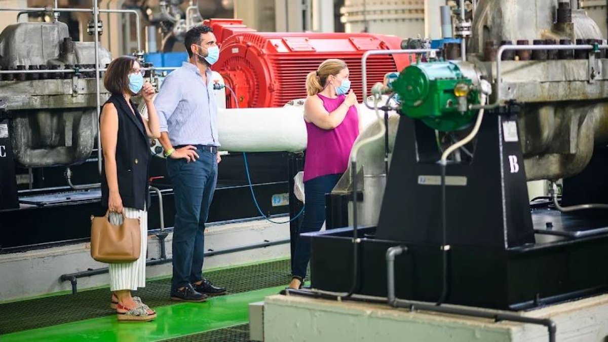 Visita a la desaladora de la capital