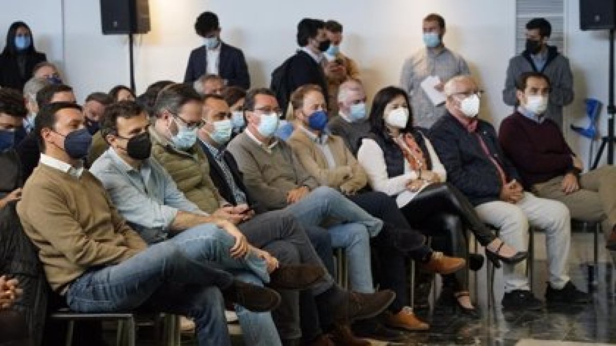 El PP de Almería, con el líder gallego.