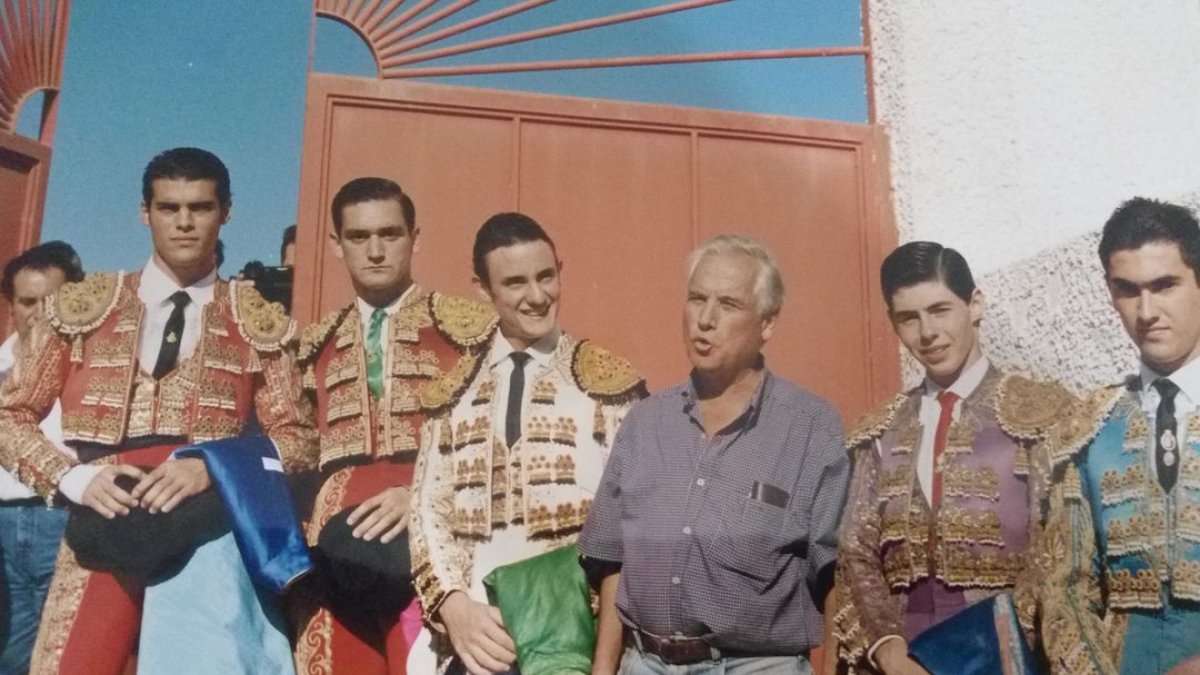 Pepe Plaza en Gádor, en una novillada a finales de los 90, con los alumnos El César, Torres Jerez, Damián Ramón, López Usero y Emilio José