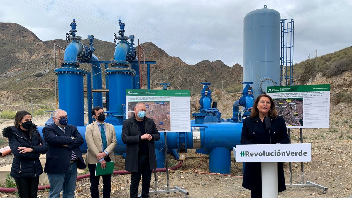 Carmen Crespo en su visita a las obras de emergencia de mejora de la garantía de abastecimiento de los municipios del Valle del Almanzora