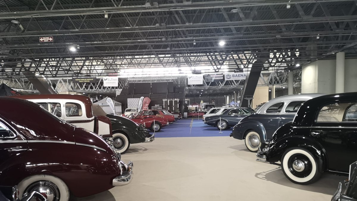 Imagen de archivo de una exposición de vehículos clásicos.
