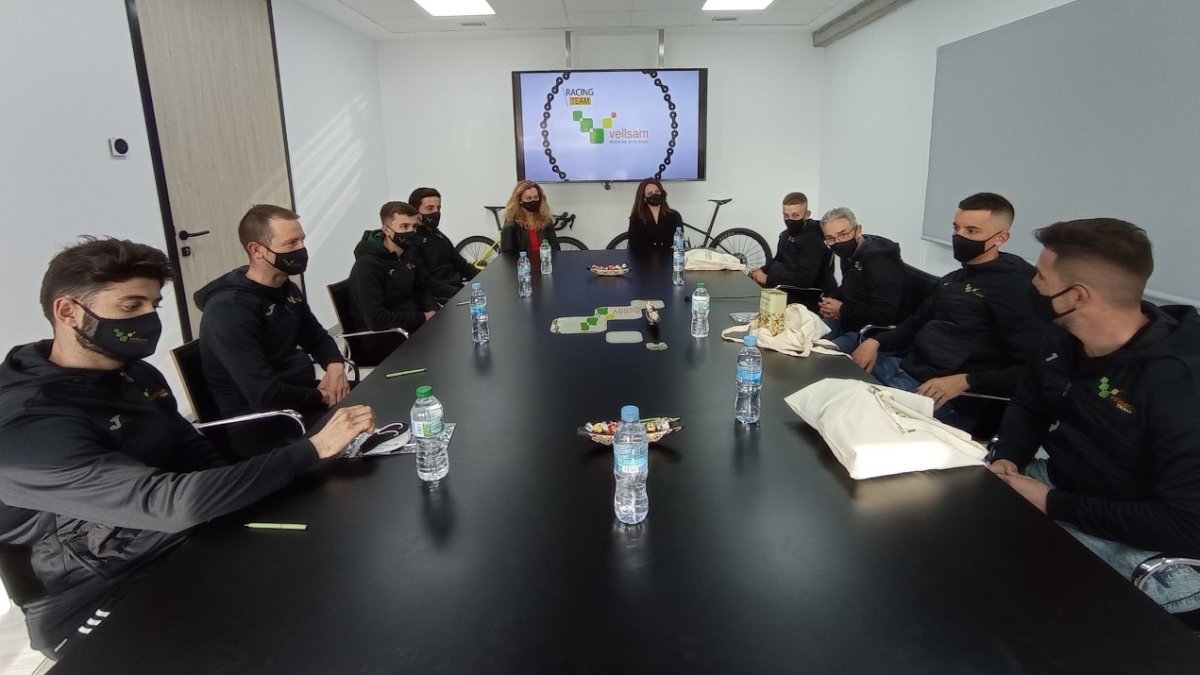 La puesta de largo del nuevo equipo ciclista.