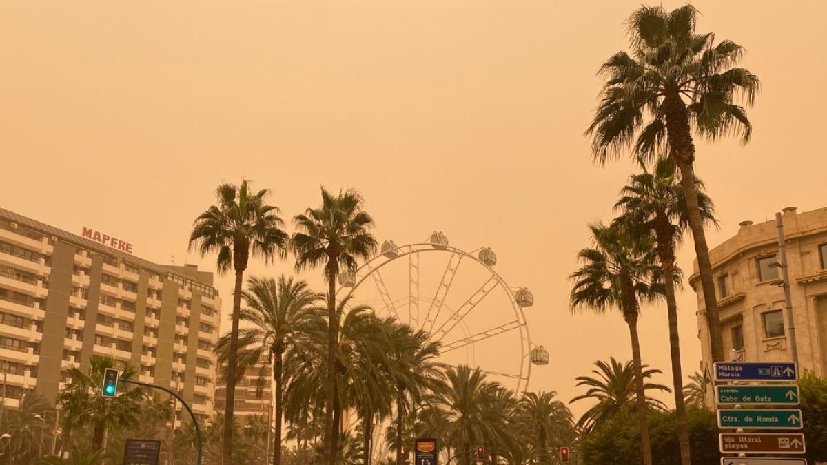 Imagen de la noria, instalada en la Rambla.