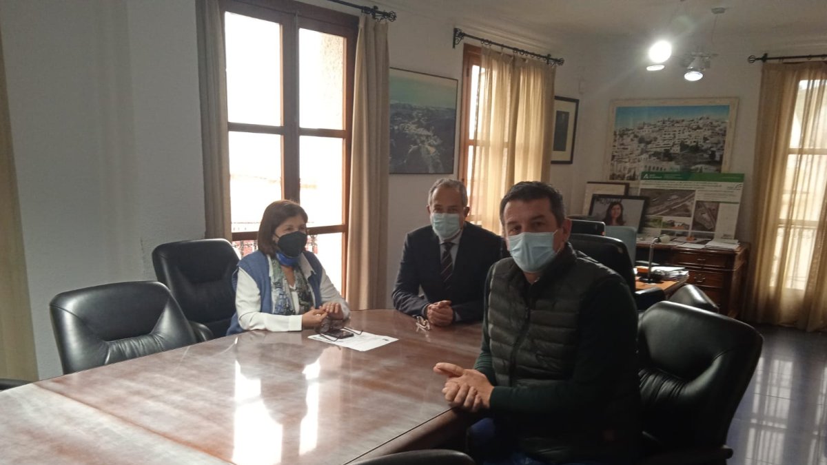 Visita del delegado de Turismo, Vicente García Egea, a Mojácar.