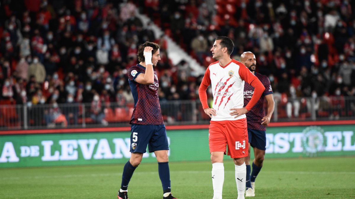Juan Villar no está teniendo regularidad con el Almería este curso.