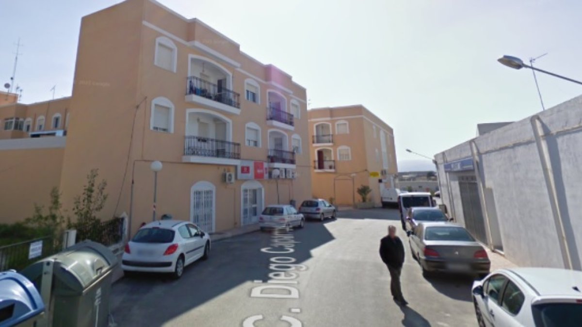 Imagen de archivo de la calle Diego Caparrós, en Vera, donde se ha producido el incendio
