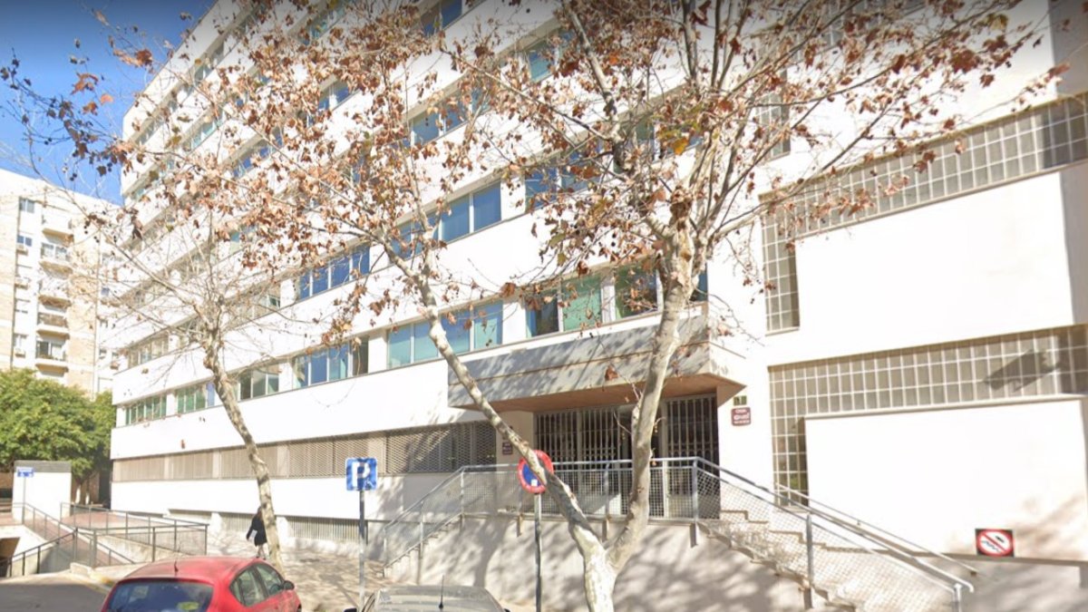 Actual sede de la Jefatura de Tráfico en Almería