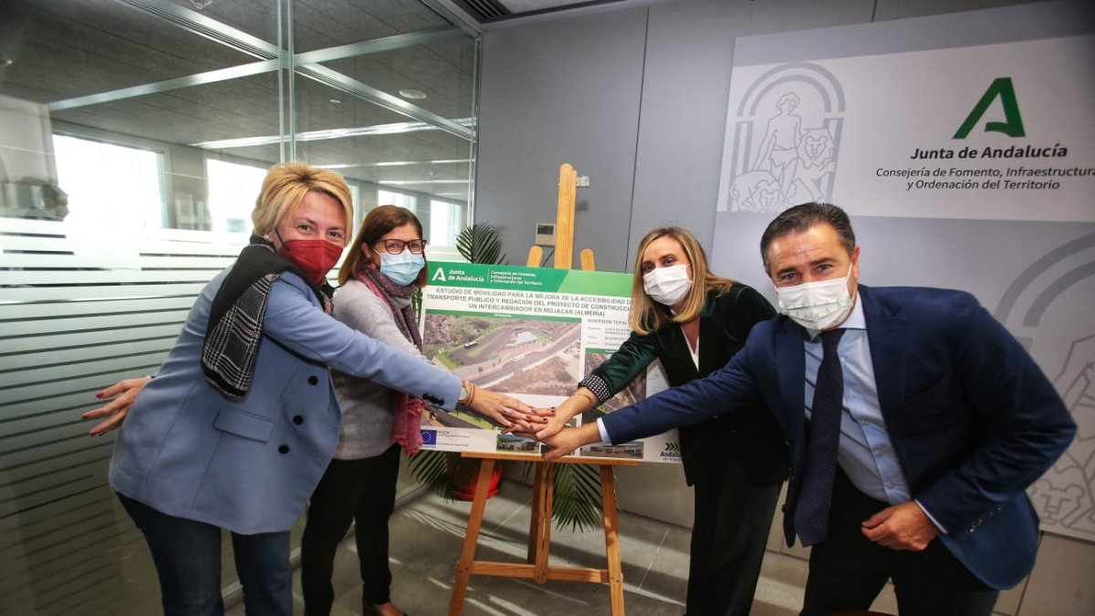 Licitan las obras del intercambiador de transporte público en Mojácar.