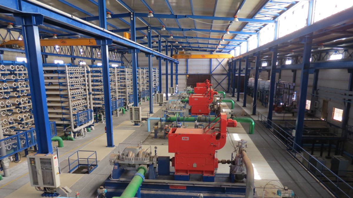 Imagen de la Sala de Bastidores de la Desaladora Mar de Alborán, que Servicios Hídricos está recuperando para su puesta en marcha.