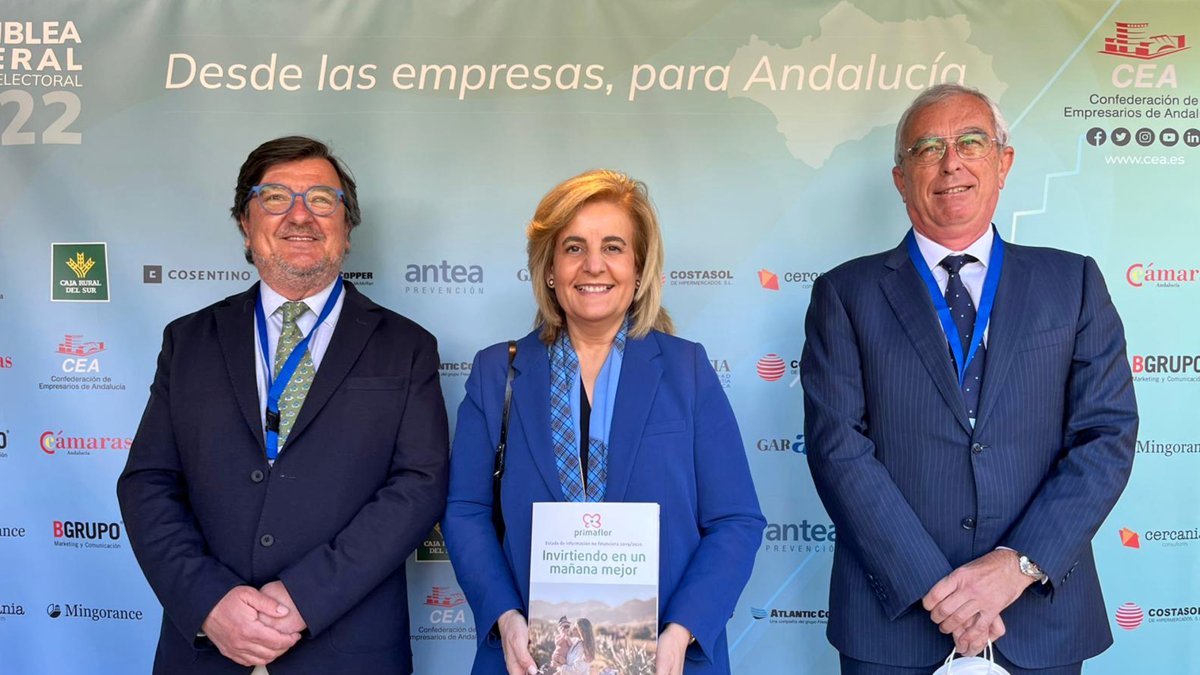 Cecilio Peregrín presentó la Memoria de Sostenibilidad a Fátima Báñez y José García