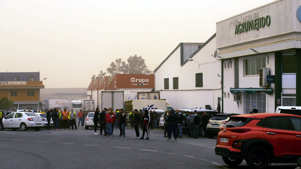 La huelga ha paralizado en parte la actividad agro.