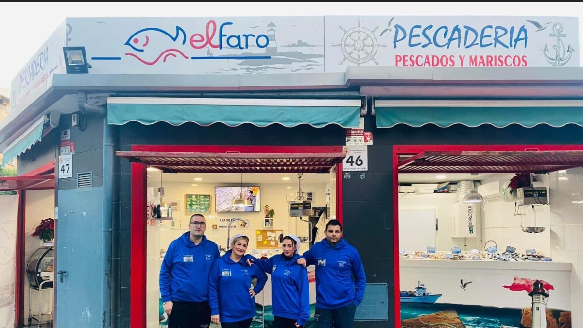 El equipo comercial de la pescadería almeriense \